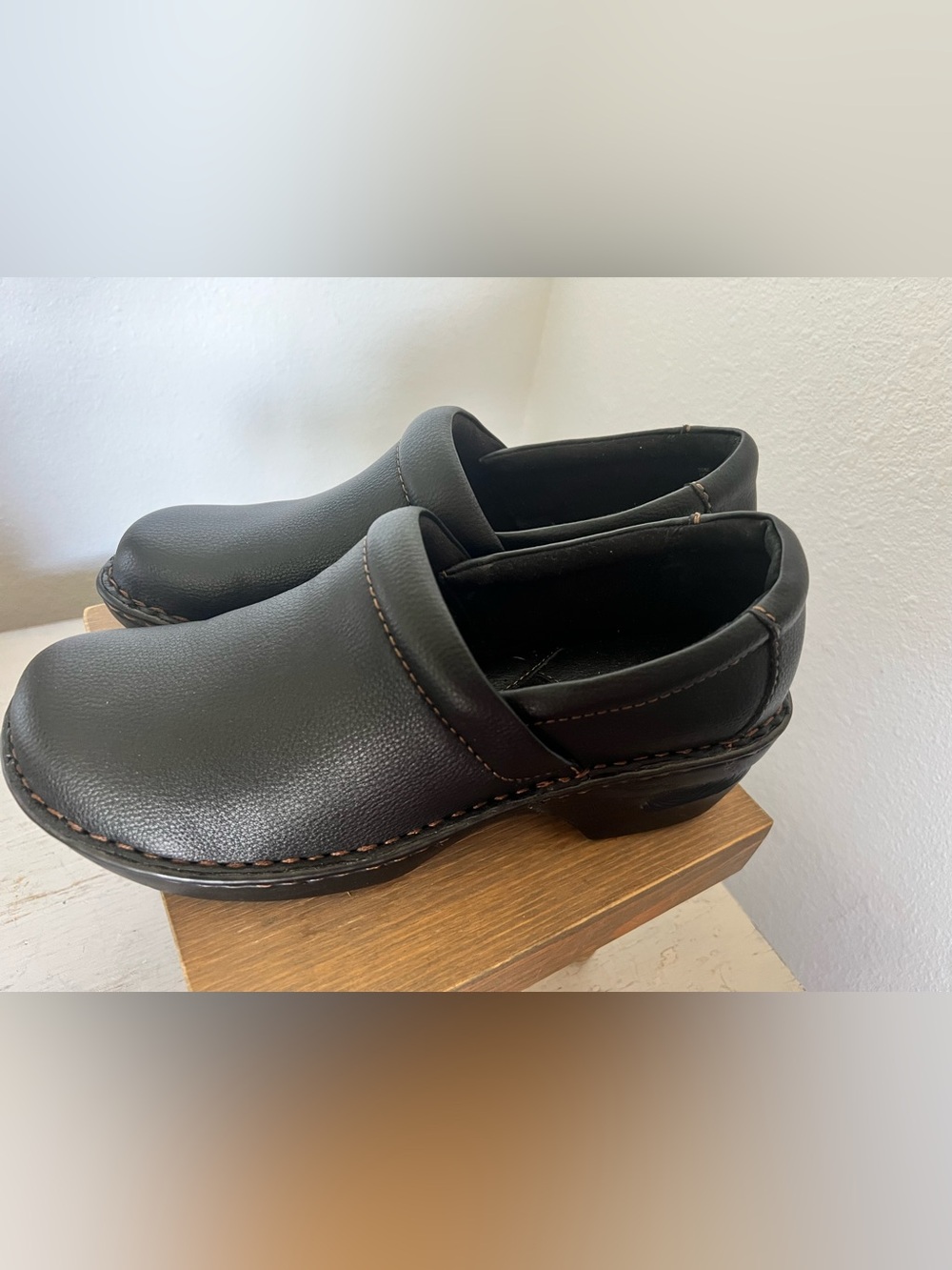 BOC black Peggy slip on clogs size 10M New